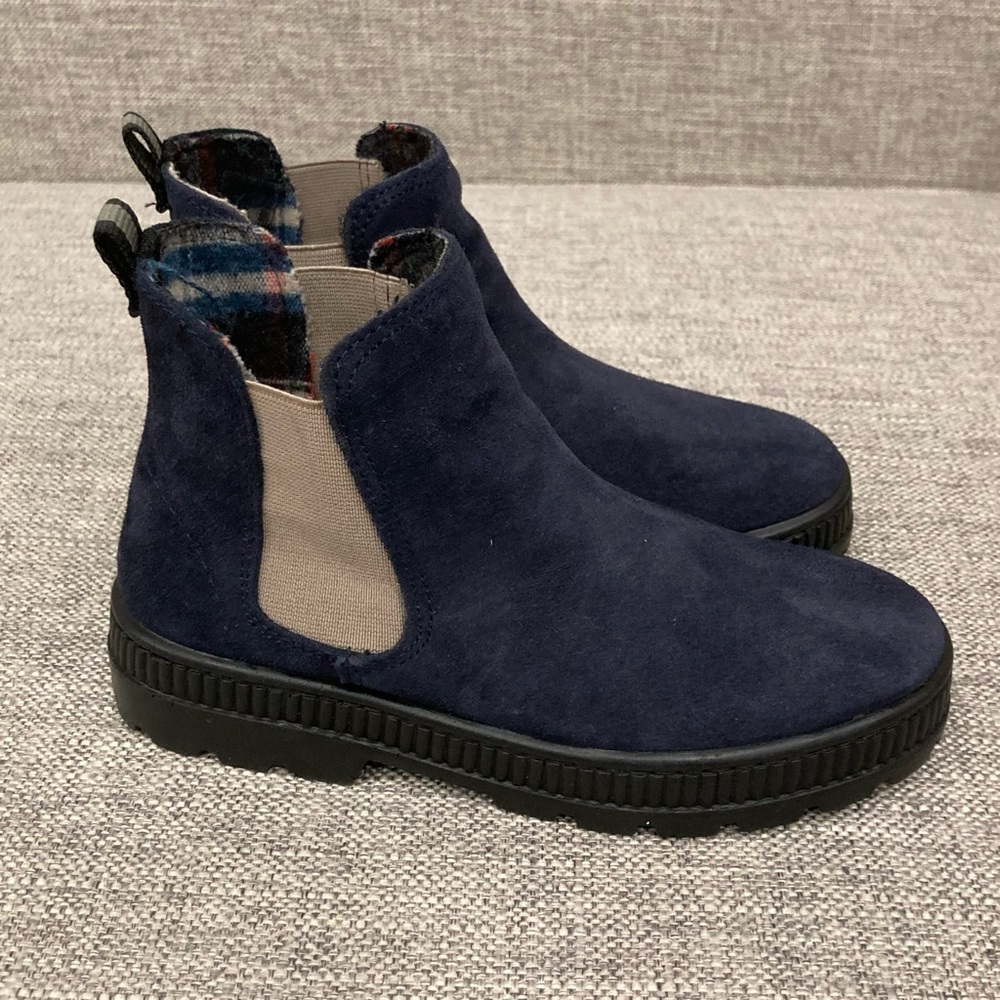 Pisamonas size 31 children's ankle boots in azul marino NWOT includes box